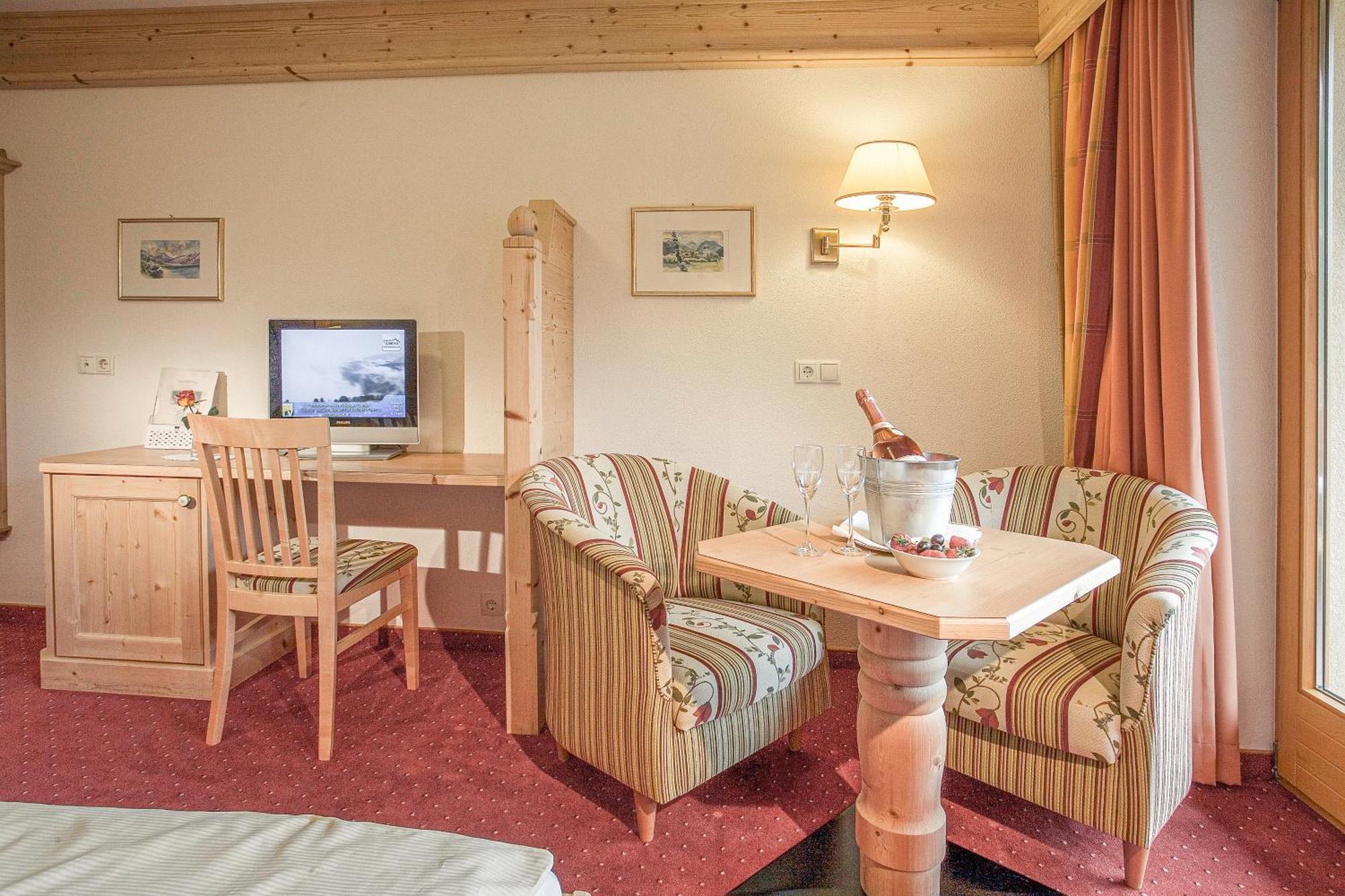Alpenhotel Tirolerhof Gerlos Værelse billede