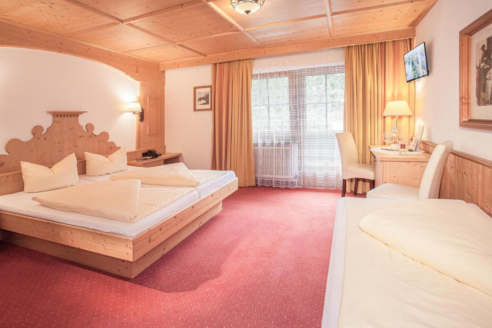 Alpenhotel Tirolerhof Gerlos Værelse billede